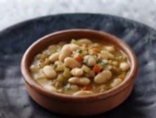 Cazuela de alubias guisadas